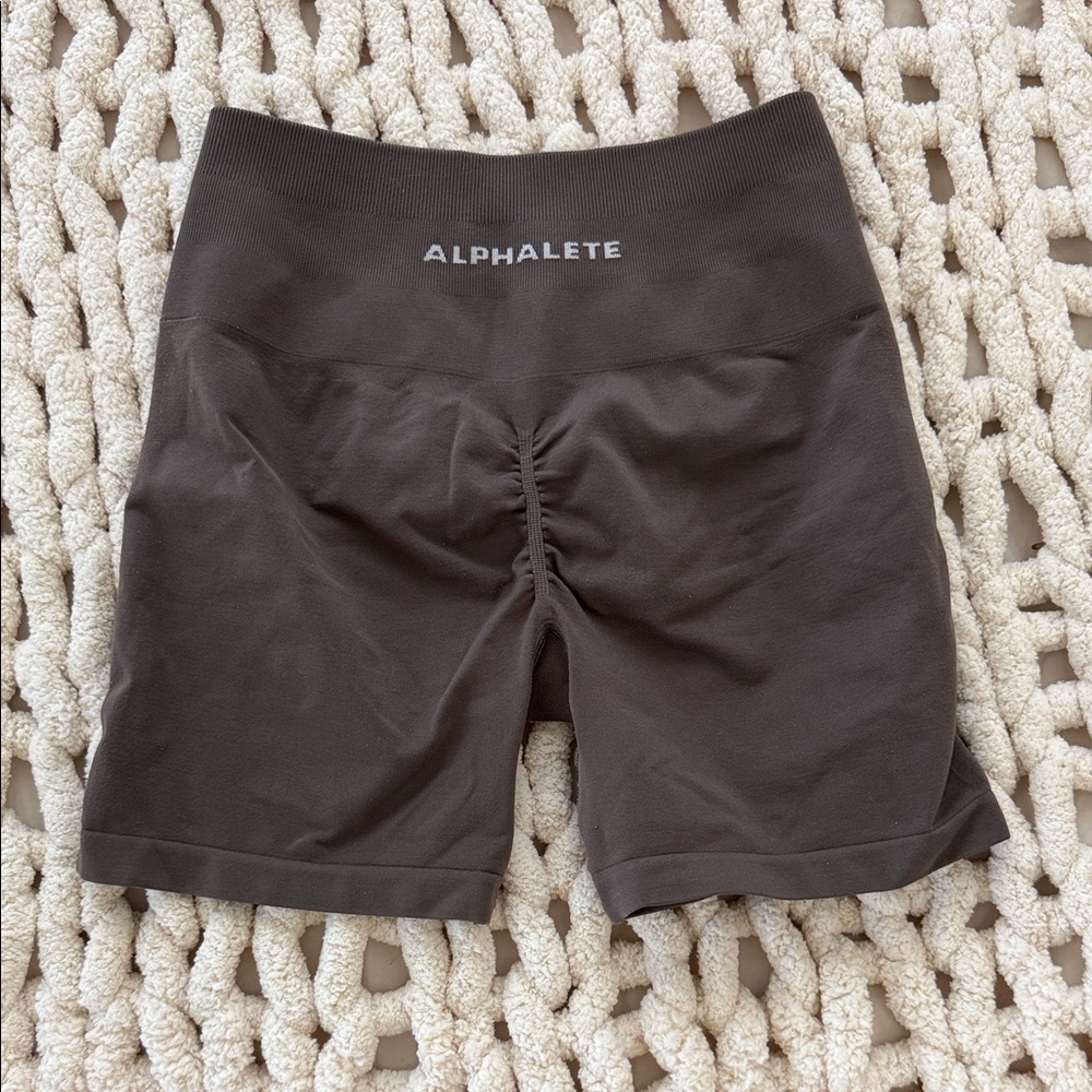 Alphalete Women's Mocha Brown High-Rise Amplify Shorts